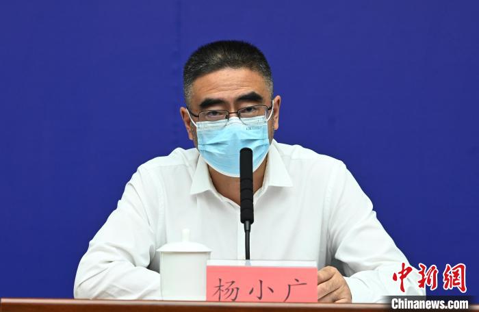成都市政府副秘書長、市衛(wèi)健委主任楊小廣。　安源 攝