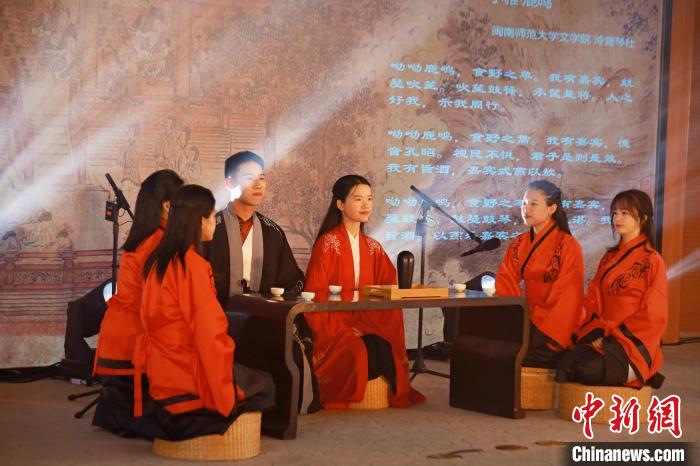 2023年閩南詩(shī)歌節(jié)開(kāi)幕式暨詩(shī)歌朗誦會(huì)現(xiàn)場(chǎng)?！￠}南師范大學(xué)供圖