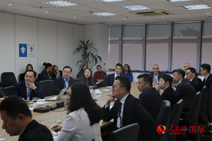 與會代表參與座談交流。人民網(wǎng)記者 時元皓攝