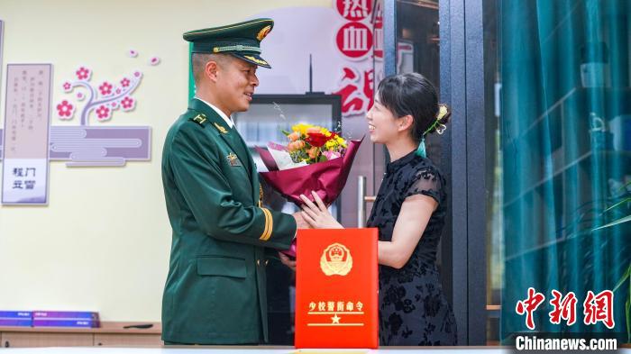 軍功章有你的一半?！堦愑?攝