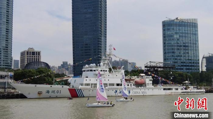 海事巡航救助船“海巡01”輪?？繃痛a頭，向公眾免費開放?！≈烨镬戆?攝