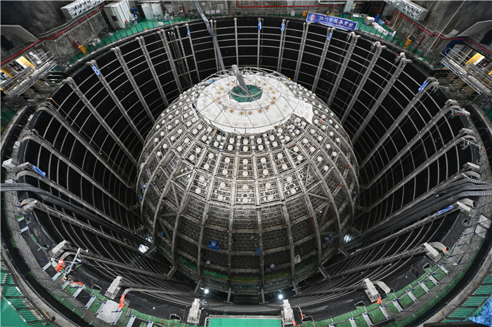 江門中微子實驗室探測器和水池構(gòu)造。中國科學院高能物理研究所供圖