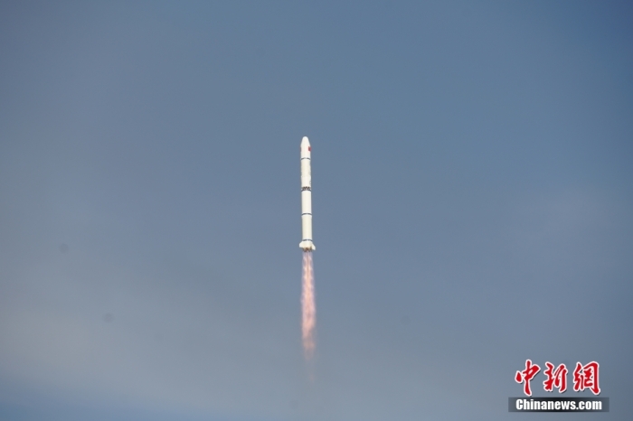 北京時間2023年8月9日6時53分，我國在太原衛(wèi)星發(fā)射中心使用長征二號丙運載火箭，成功將環(huán)境減災(zāi)二號06星發(fā)射升空，衛(wèi)星順利送入預(yù)定軌道，發(fā)射任務(wù)獲得圓滿成功。此次任務(wù)是長征系列運載火箭第482次飛行。馮陽 攝