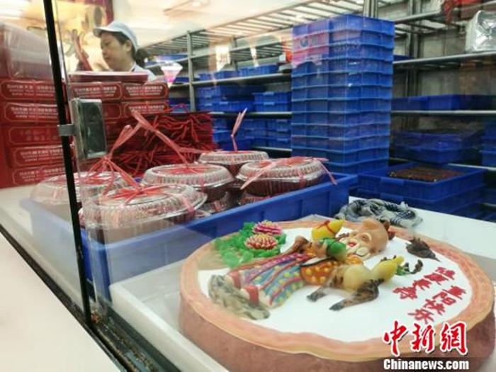 資料圖：等待銷售的重陽糕。　鐘升 攝