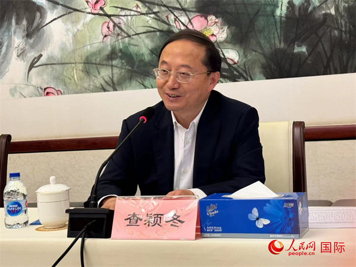 10月31日，蘇州市人民政府副市長(zhǎng)查穎冬在第五屆中法文化論壇媒體吹風(fēng)會(huì)上講話。（人民網(wǎng) 謝瑩攝）