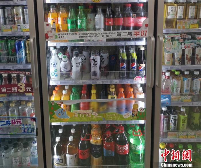 某便利店，最便宜的瓶裝飲料也在4元以上。<a target='_blank' href='/' ><p  align=