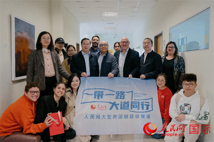 人民網(wǎng)“一帶一路 大道同行”大型跨國(guó)融媒體報(bào)道組走進(jìn)烏拉圭。人民網(wǎng)記者 張若涵攝