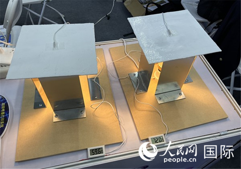 氣凝膠隔熱材料應用效果展示。（人民網記者 陳思攝）