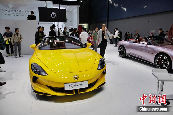 中國品牌新能源跑車。中新財(cái)經(jīng)記者 葛成 攝