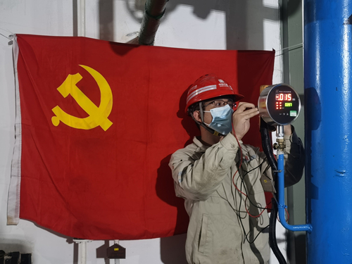 工作人員在進行工作。受訪單位供圖