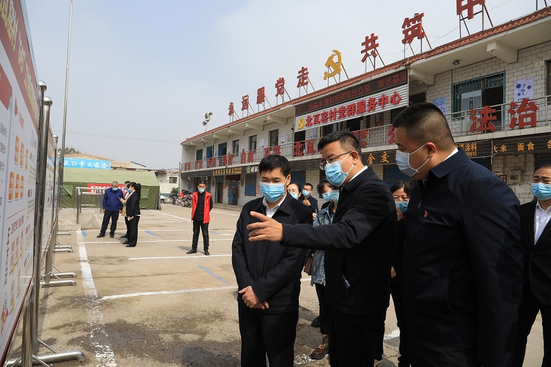 張農(nóng)壽在晉源街道北瓦窯村調(diào)研抓黨建促基層治理能力提升專項(xiàng)行動(dòng)落實(shí)工作。