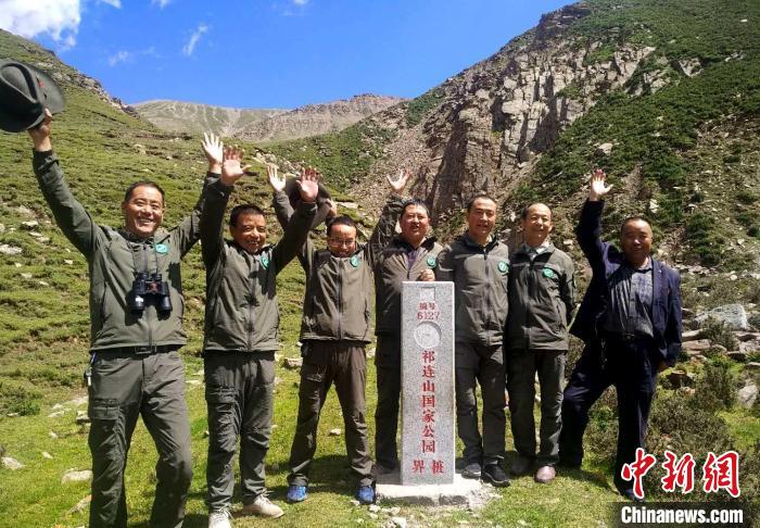 圖為管護員們難得的一次合影。受訪者供圖