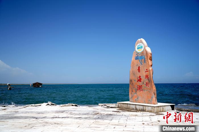 圖為青海湖景區(qū)一角?！O睿 攝