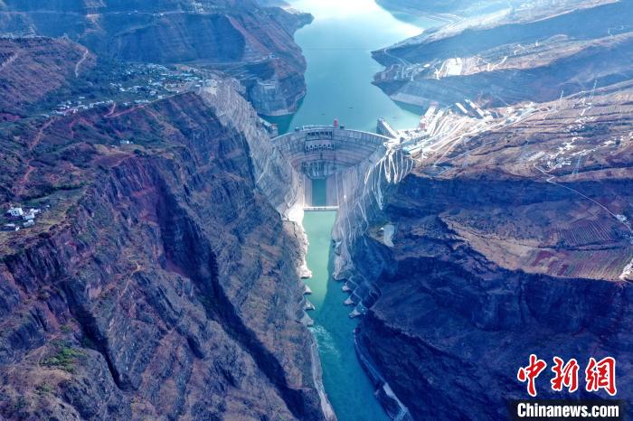 圖為白鶴灘水電站大壩全景圖。　水電四局供圖