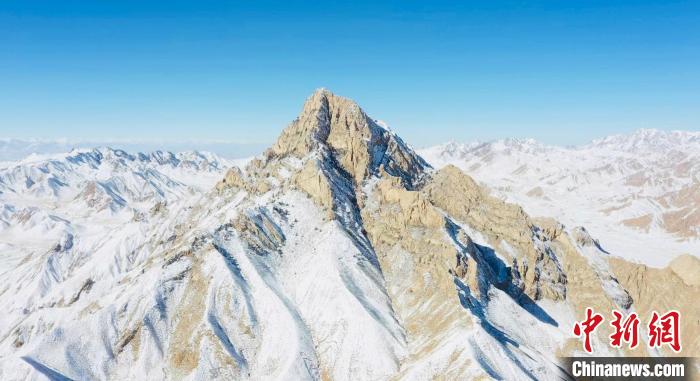 圖為山川被白雪覆蓋?！《继m縣融媒體中心供圖