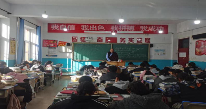 青?，斍撸寒惖剞k班讓孩子享受優(yōu)質(zhì)教育