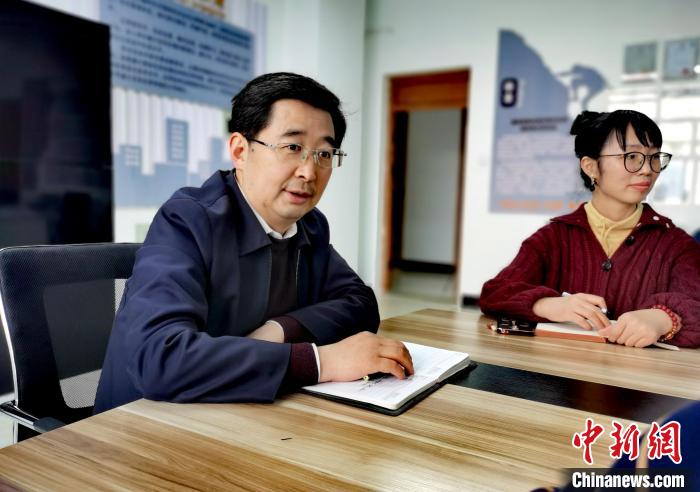 （兩會(huì)聲音）全國政協(xié)委員趙海興：師者為師亦為范，建議設(shè)教師理想信念教育基地