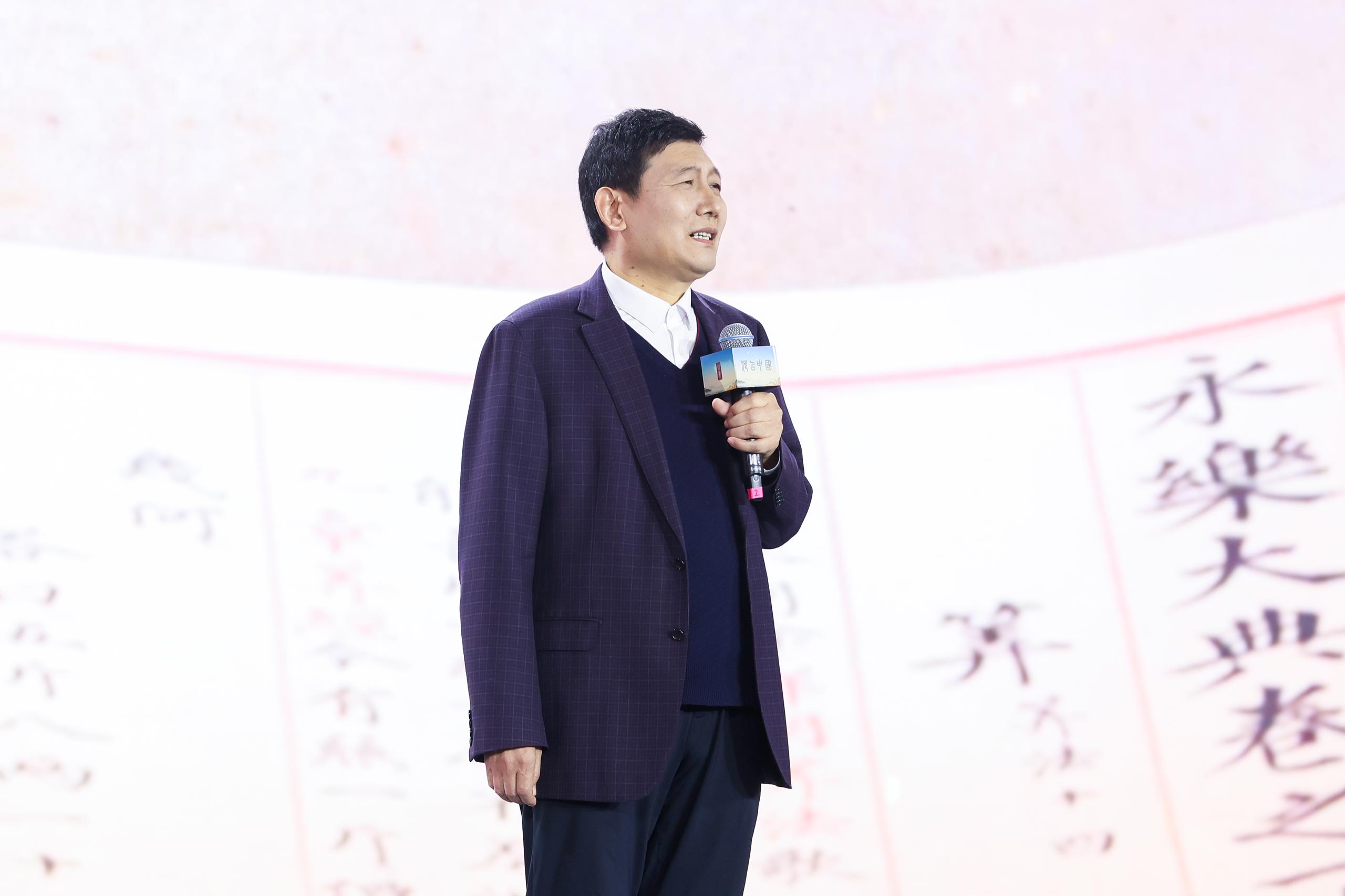 山東大學(xué)文學(xué)院講席教授、《文史哲》主編杜澤遜。人民視頻供圖