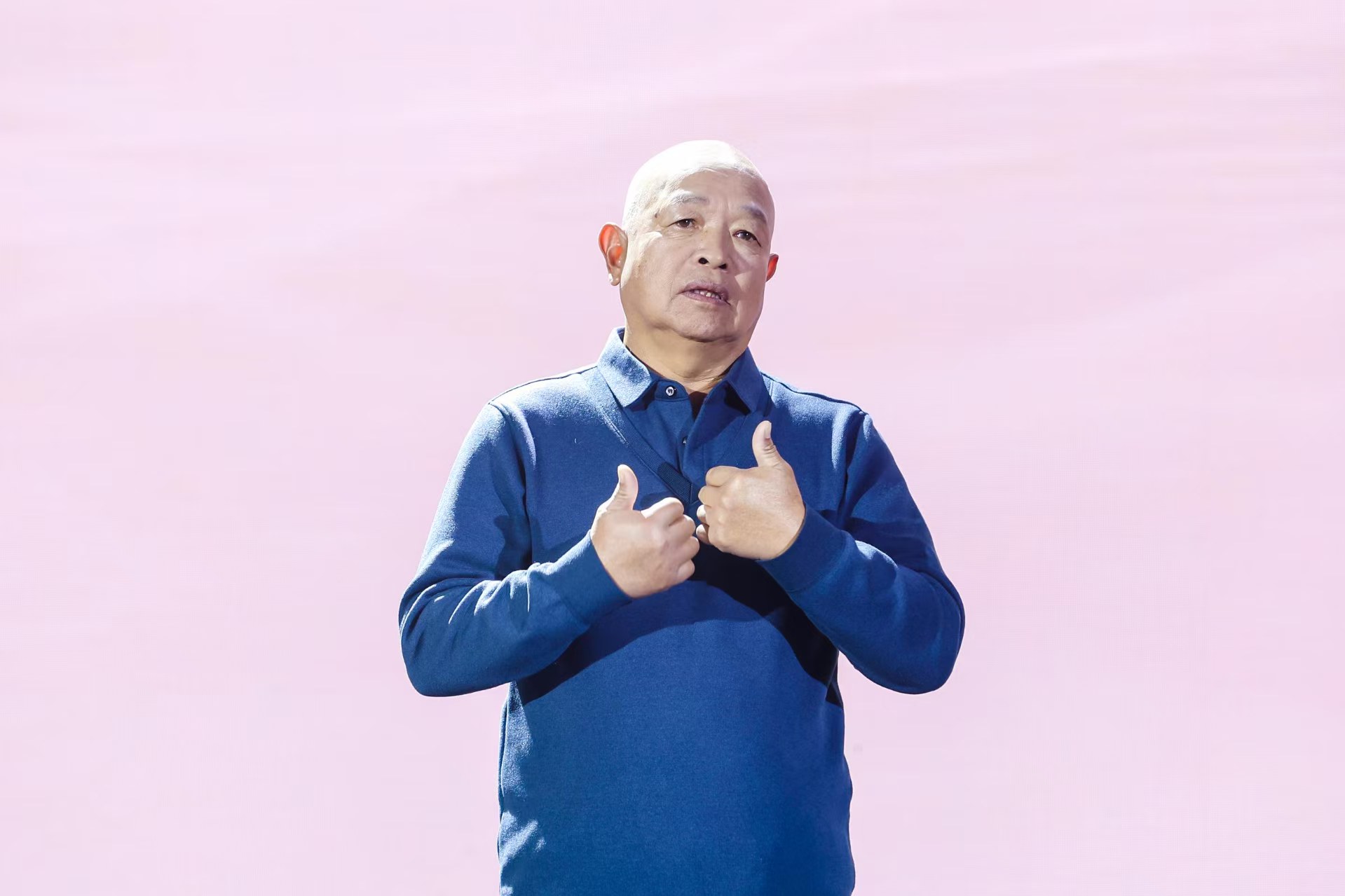 “山東好人”、煙臺市無聲洗車場經(jīng)理柳興濤。人民視頻供圖。