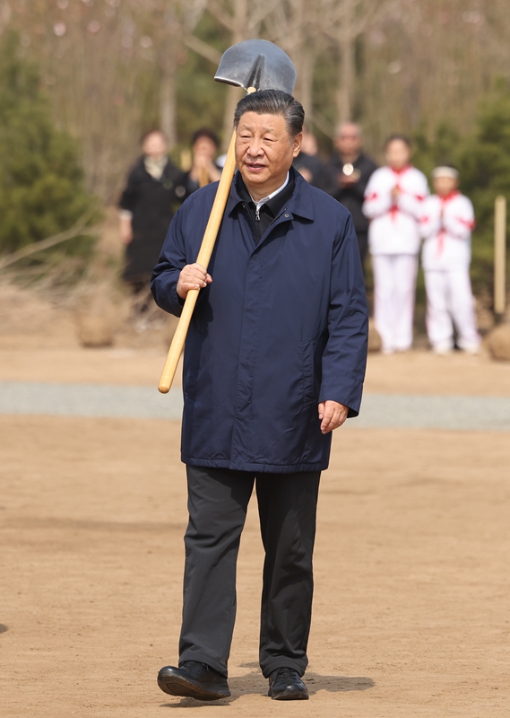 2024年4月3日，習(xí)近平總書記來(lái)到北京市通州區(qū)潞城鎮(zhèn)參加首都義務(wù)植樹活動(dòng)。