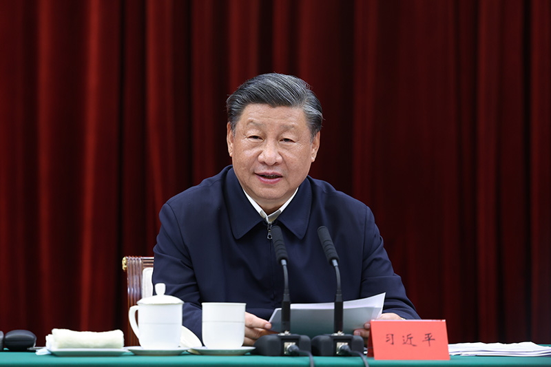 2023年10月12日下午，中共中央總書記、國家主席、中央軍委主席習(xí)近平在江西省南昌市主持召開進(jìn)一步推動(dòng)長江經(jīng)濟(jì)帶高質(zhì)量發(fā)展座談會(huì)并發(fā)表重要講話。新華社記者 鞠鵬 攝
