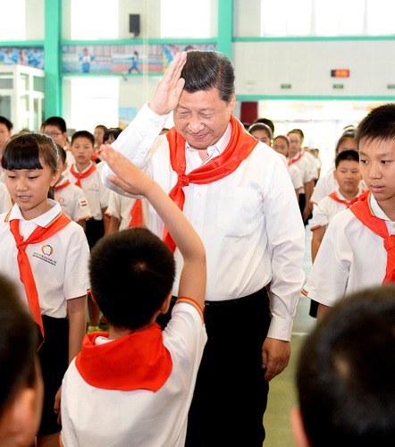 2014年5月30日，習近平總書記來到北京市海淀區(qū)民族小學，參加慶?！傲弧眹H兒童節(jié)活動。