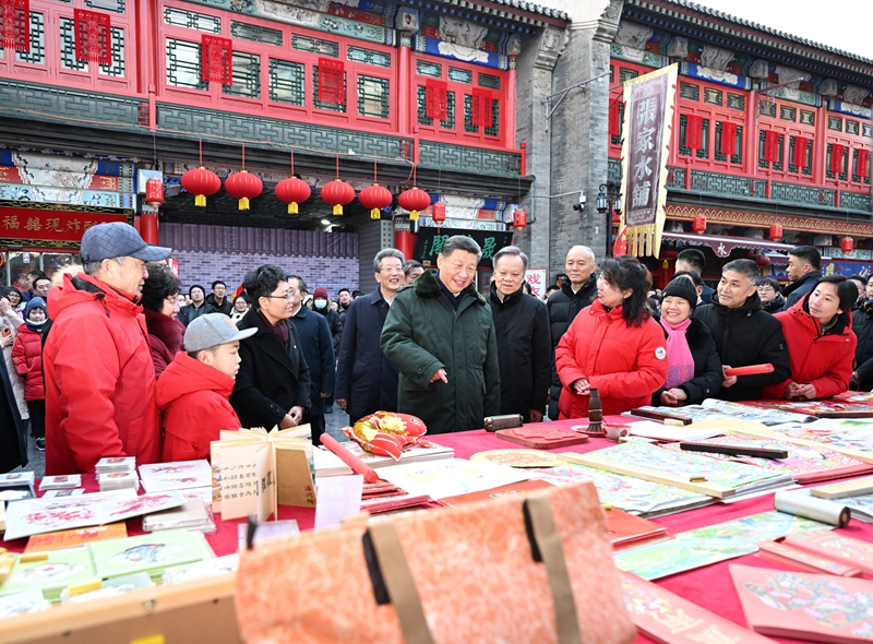 2024年2月1日，習(xí)近平總書(shū)記在天津古文化街考察。