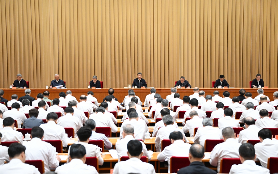 7月14日至15日，中央城市工作會議在北京舉行。中共中央總書記、國家主席、中央軍委主席習近平出席會議并發(fā)表重要講話。中共中央政治局常委李強、趙樂際、王滬寧、蔡奇、丁薛祥、李希出席會議。