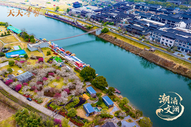 2025年2月17日，浙江紹興，嵊州市越劇小鎮(zhèn)和濕地公園梅花盛開。
