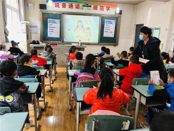 圖片默認(rèn)標(biāo)題_fororder_4、恢復(fù)上課的學(xué)生們-攝影-左斌