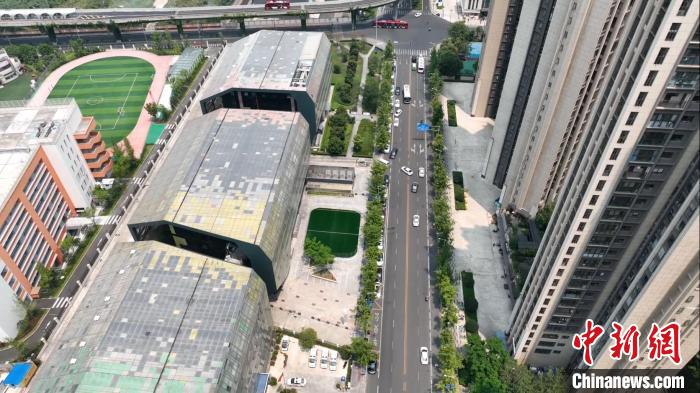 匯泉路社區(qū)一角?！「呒午?攝