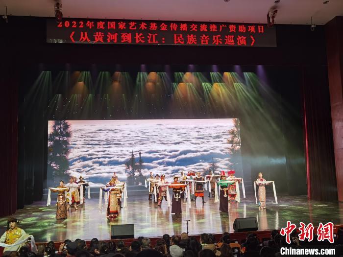 圖為演出現(xiàn)場(chǎng)。　潘雨潔 攝