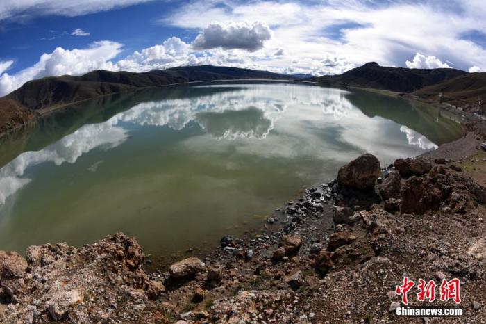 圖為浪錯(cuò)夏日美景。 <a target='_blank' ><p  align=