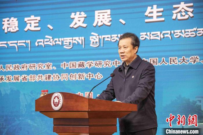 圖為西藏民族大學(xué)黨委書記、副校長(zhǎng)劉凱在開幕式上致辭。　楊忠寧 攝
