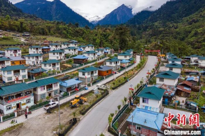 墨脫公路上的達木珞巴民族鄉(xiāng)貢日村，該村此前為舊墨脫公路著名的物資轉運點，被稱為“80K”。