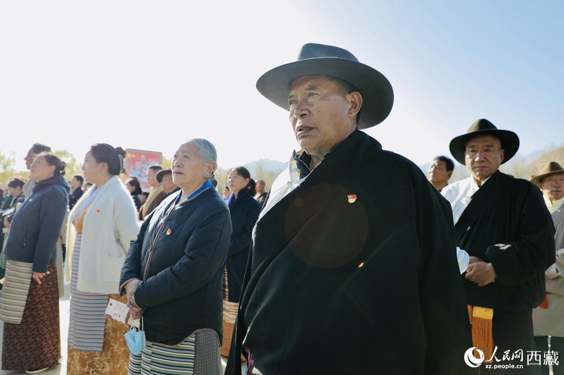 升旗儀式現(xiàn)場。人民網(wǎng) 次仁羅布攝
