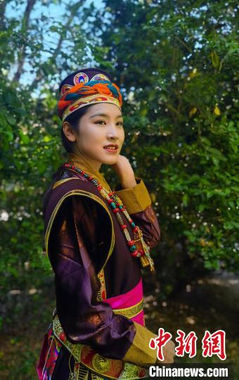 圖為國家級非遺項目——林芝工布藏族服飾?！±盍?攝