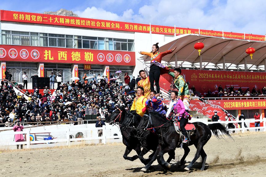 藏歷新年，精彩的馬術(shù)表演。潘多攝