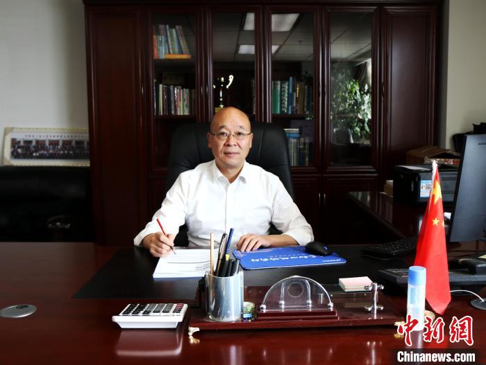 （兩會(huì)聲音）全國(guó)政協(xié)委員王昆：建議氫能源列車落地青藏高原，打造低碳“天路”