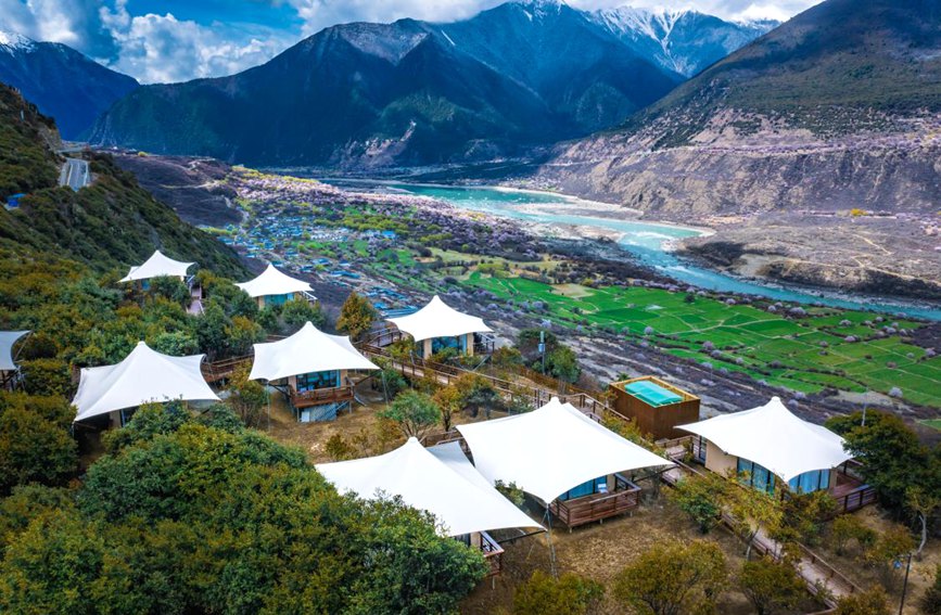依托桃花資源，打造文旅產(chǎn)業(yè)。 張靜攝