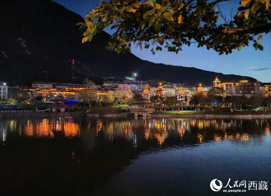 墨脫縣夜景。人民網(wǎng) 李海霞攝